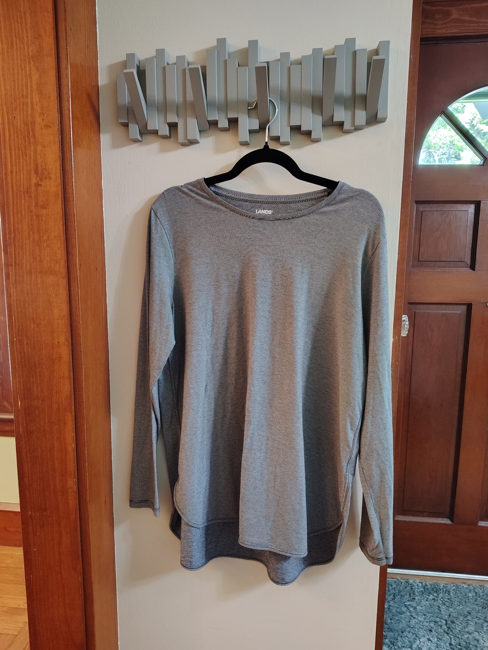 Lands' End Women's Gray Long-Sleeve Crewneck Tee